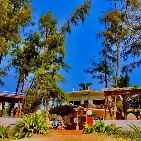 Sam&San Beach Resort Vengurla Exterior foto