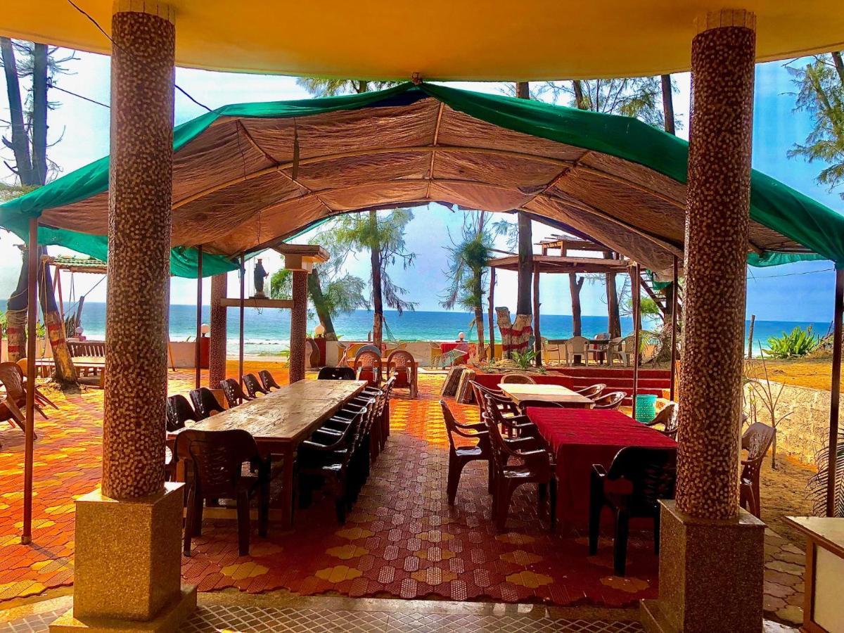 Sam&San Beach Resort Vengurla Exterior foto